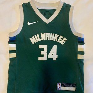 Giannis Antetokounmpo Jersey (KIDS size 7 or Large)